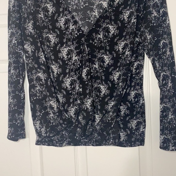 H&M Floral Printed V Neck Blouse - Picture 3 of 4